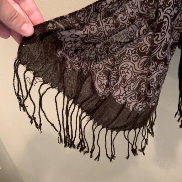 Cejon Scarf - Picture 3 of 3